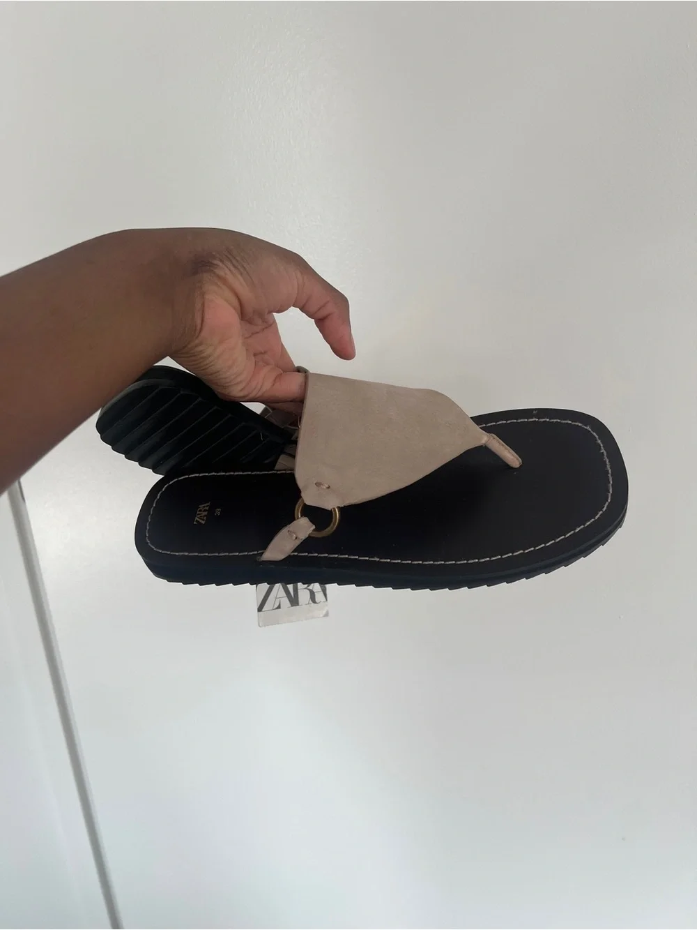 Zara Nude/beige Leather thong size 39 size 8 Sandals for Women NWT - Picture 4 of 5